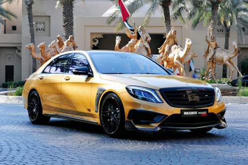 Der Brabus Rocket 900 Desert Gold leistet 900 PS und glänzt nicht nur von außen