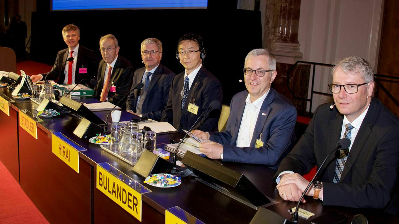Hoher Besuch: Unter anderem Toshihiro Hirai (Nissan) und Rupert Stadler (Audi) sprachen in Wien