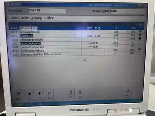 Ladedruckregelung prüfen -Motor aus