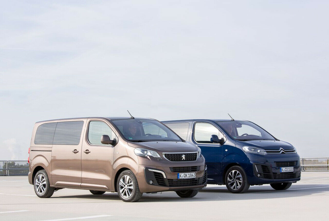 Vier Motorisierungen, drei Längen, zwei Radstände, viele Assistenzsysteme und weiche Ledersessel: Mit Vielfalt und Ausstattung sollen die französischen Vans gegen VW Multivan, Ford Tourneo Custom und Co bestehen