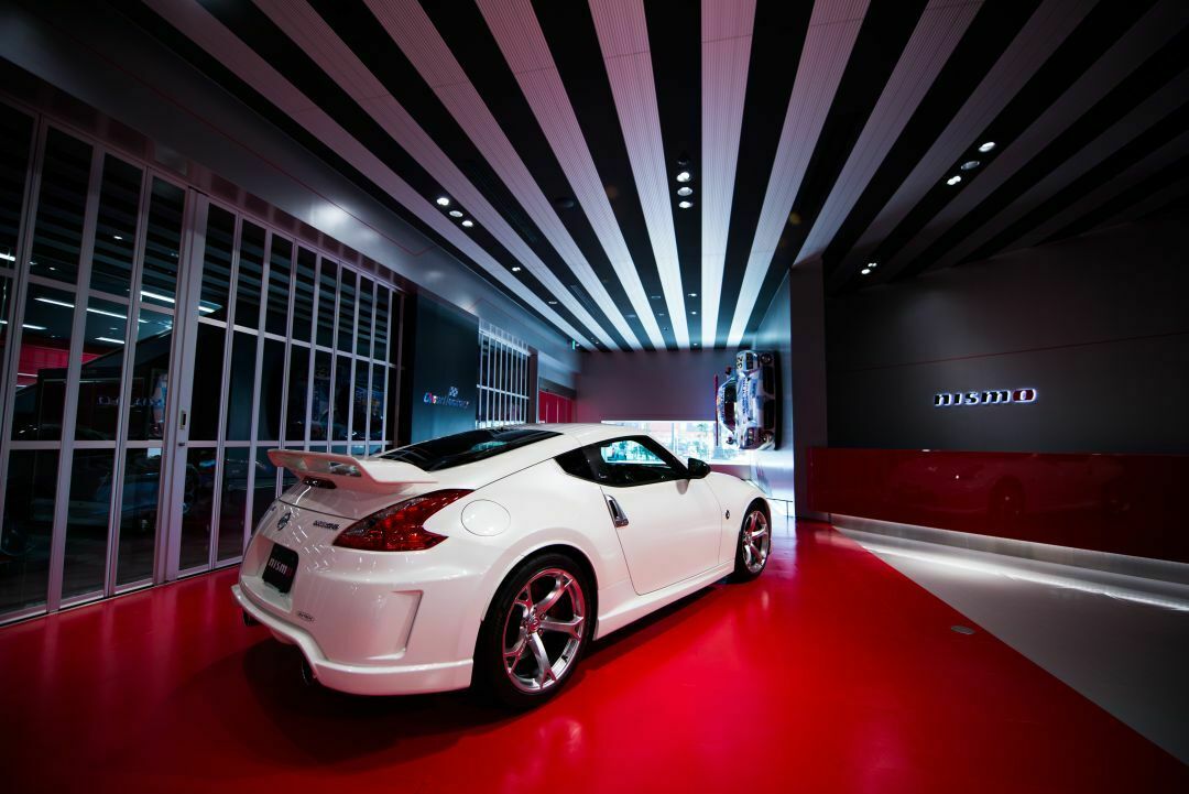 Nissan 370Z Nismo im neuen Nismo-Gebäude in Yokohama. Das Coupé wird das zweite Nismo-Modell auf dem europäischen Markt.