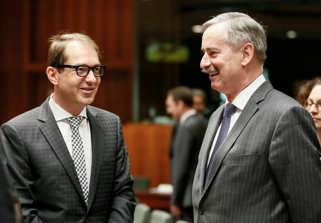 Bundesverkehrsminister Alexander Dobrindt (links) und EU-Verkehrskommissar Siim Kallas (rechts) haben die deutschen Mautpläne bislang nur grob besprochen