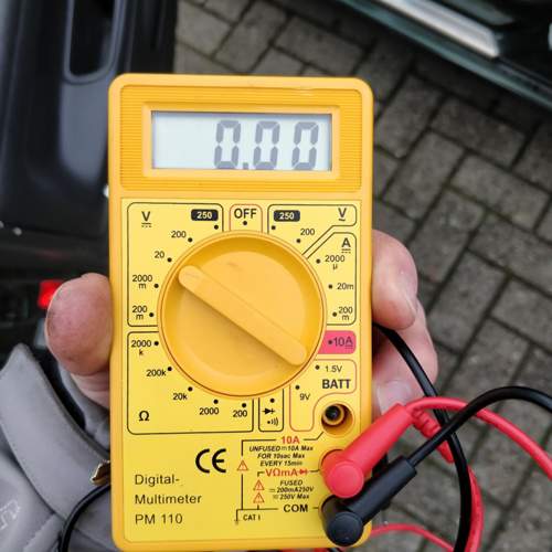 Bei der Einstellung. Foto konnte ich nicht waehrend dessen machen, waren aber 10,61V bei Zuendung Stufe 2.jpg