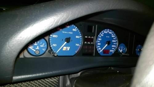 933