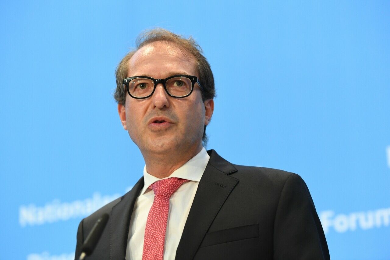 Hat die Maut mit Verspätung ins Ziel gebracht: Bundesverkehrsminister Alexander Dobrindt. Fragt sich nur, was die nächste Regierung mit seinem Gesetz tun wird