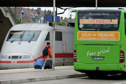 Die Langstreckenverbindungen der Bahn konkurrieren mit dem stetig wachsenden Fernbusmarkt