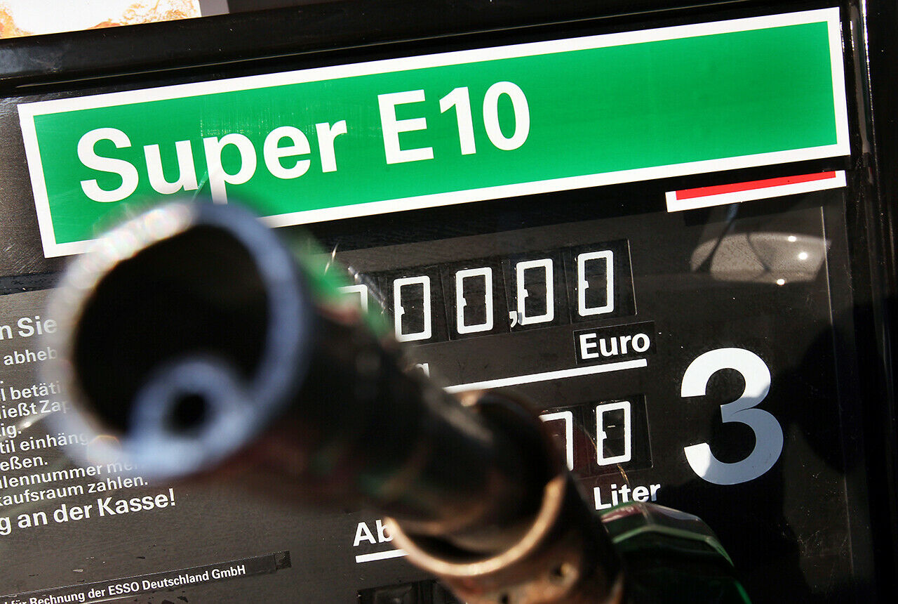 An den Tankstellen wird der Kraftstoff E10 nur selten gewählt. Der Marktanteil sinkt seit Jahren