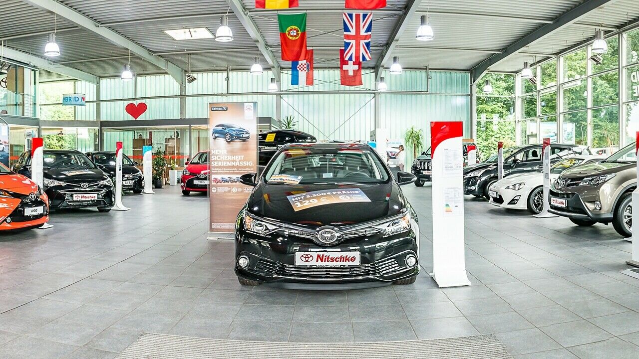 Hybrid-Spezialist Toyota profitiert offenbar vom Absatzproblem beim Diesel. Die Japaner freuen sich über ein Plus von 19,3 Prozent von Januar bis September 2017