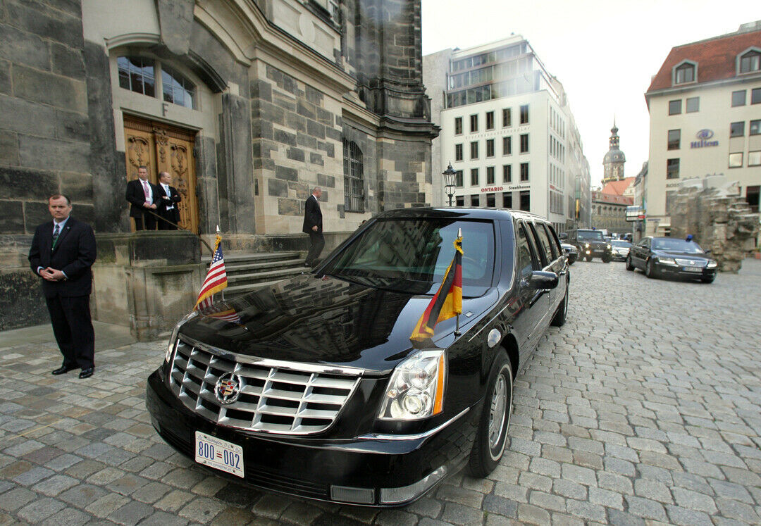 Obamas Staatslimousine vor der Dresdener Frauenkirche.