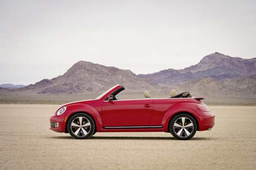 Das Verdeck des Beetle Cabrio öffnet in unter zehn Sekunden - rekordverdächtig.