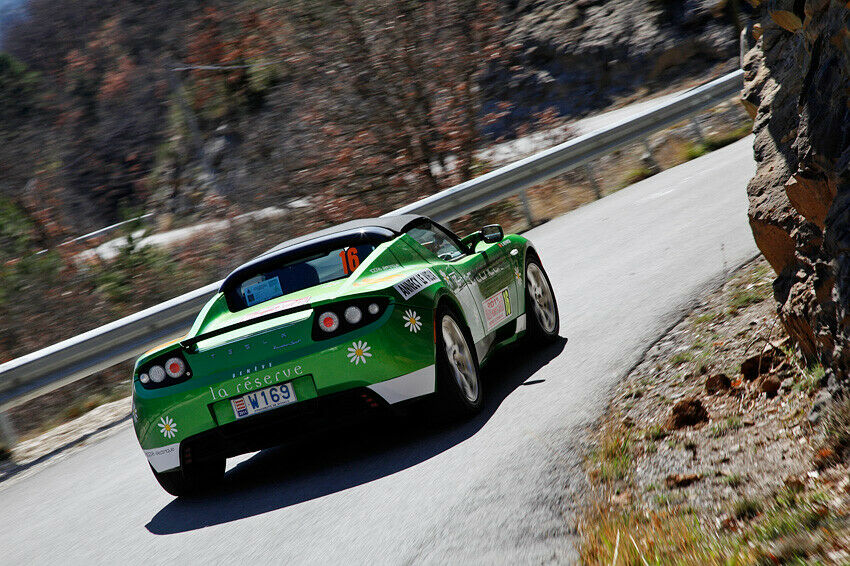 Dieser Tesla Roadster ist doppelt grün