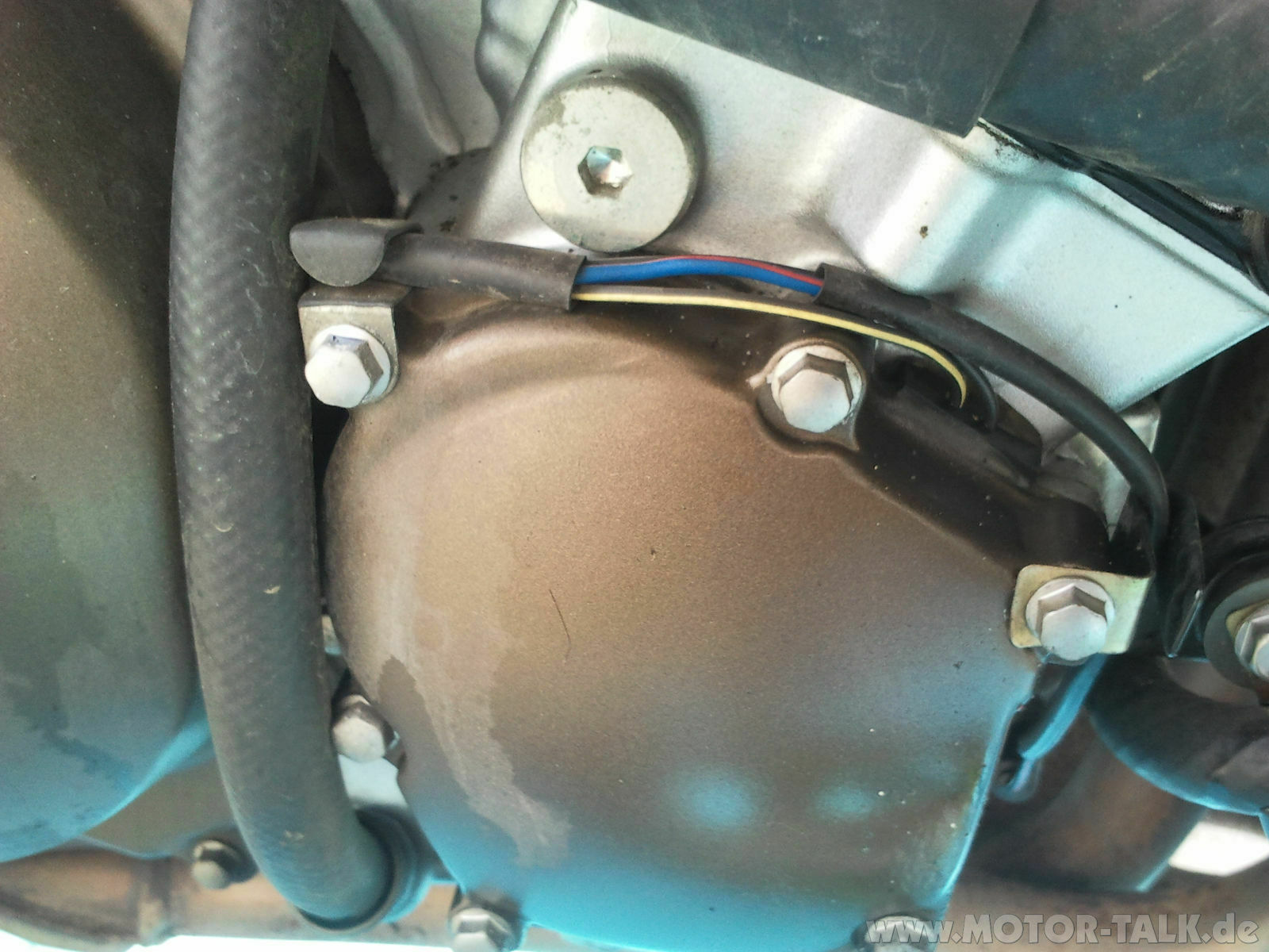 Öl am Motor