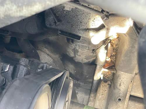 Fahrtrichtung links unterm ABS Block