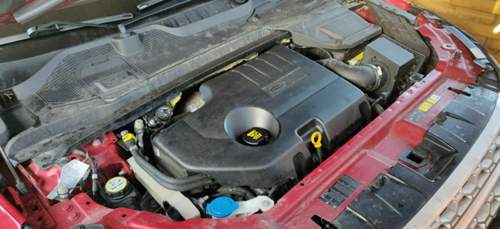 Motorraum des DS