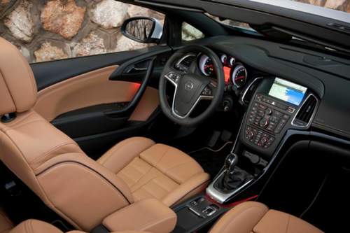 Cockpit: Der Opel Cascada erhält einen völlig neu gestalteten  Instrumententräger