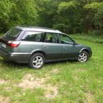 Robuster Offroad Kombi der Subaru Outback 2.5 aus 2002
