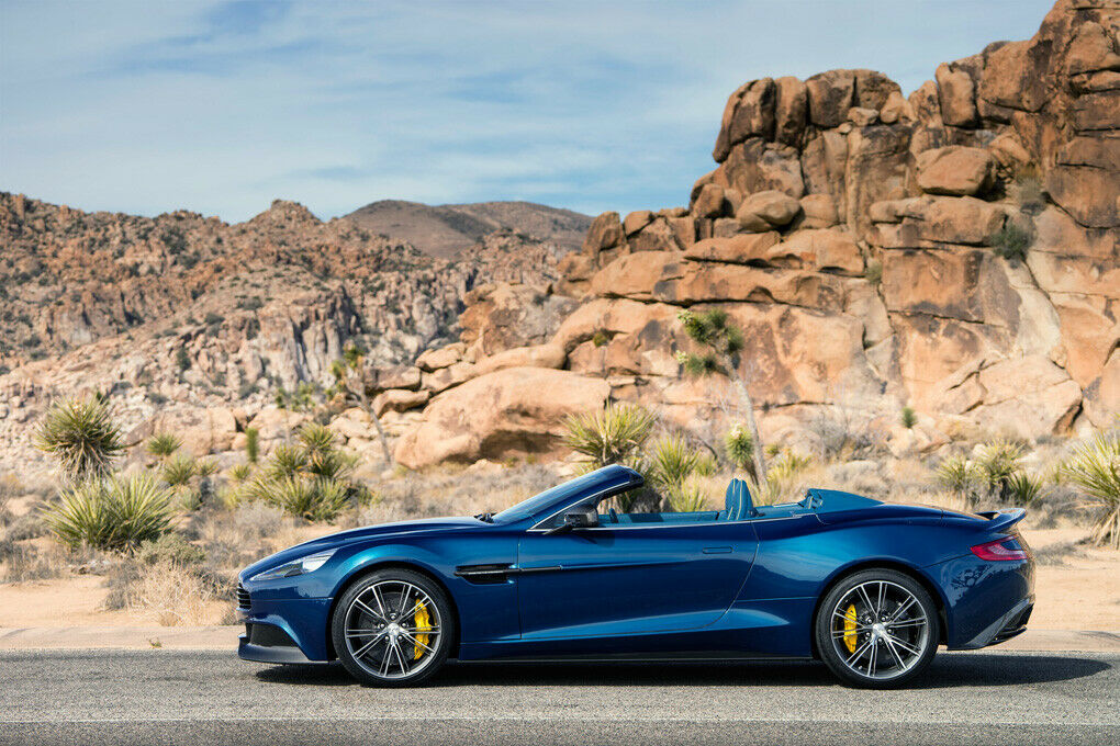 Das Cabrio wird von Aston Martins 6,0-Liter-V12 angetrieben