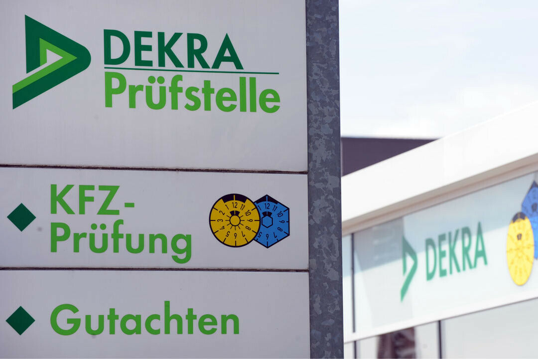 Die Kfz-Versicherung muss sich das Einverständnis des Unfallgeschädigten einholen, wenn sie Gutachten zur Revision an Prüforganisationen übergibt