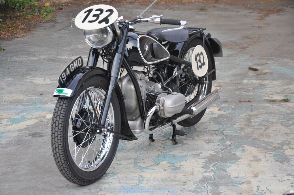 BMW R5 von 1935, das erste Serienfahrzeug der Baureihe, die erst 1936 auf den Markt kam. 24 PS aus zwei Zylindern und ein toller Sound