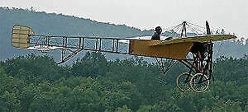 Erstes-flugzeug