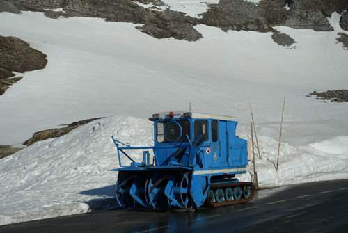 Drei Dieseltriebwerke treiben den "Eisbändiger" an