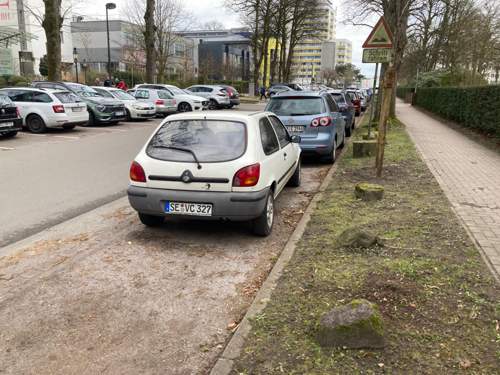 Mazda 121