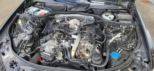 W221 Platz im Motorraum mit OM642-2