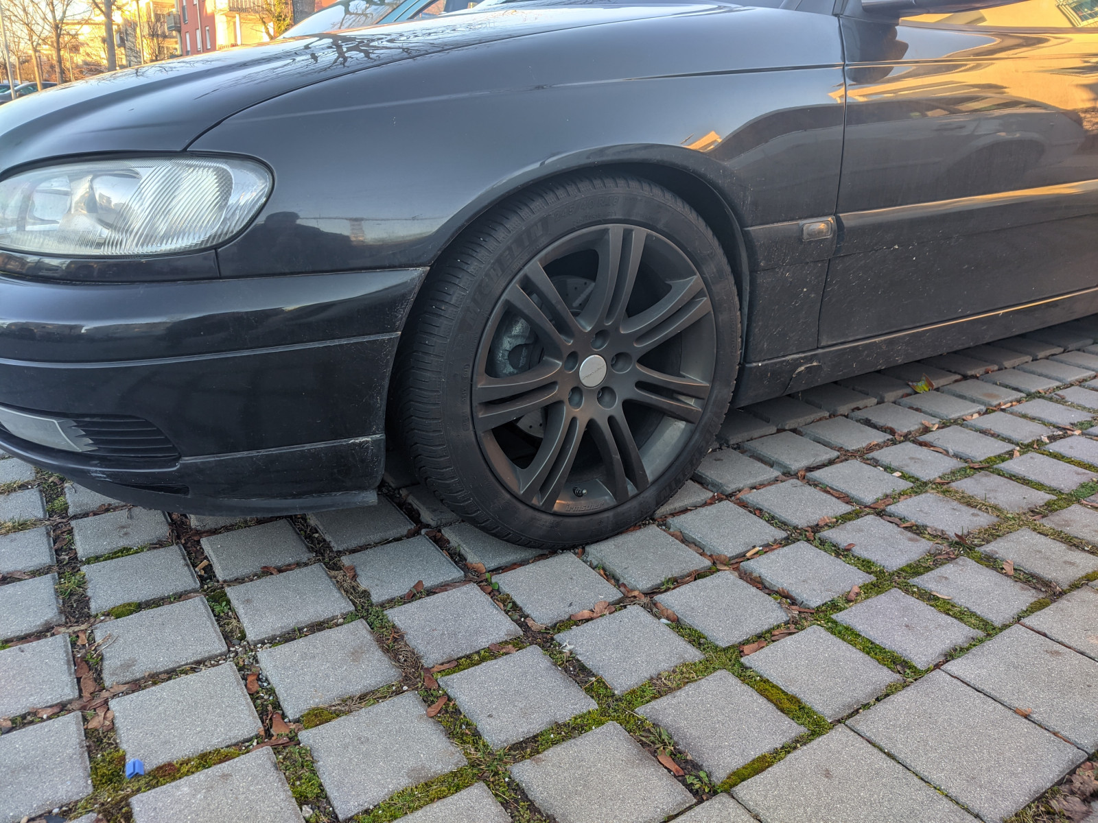 Omega B - 225/55 R16 Reifen zu Nah am vorderen Stoßdämpfer