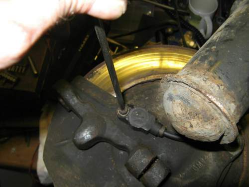ABS Sensor Fixierung lösen