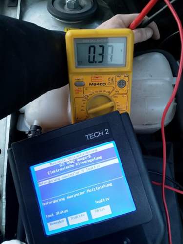 0,4V