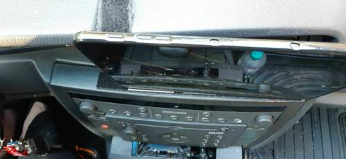 Navi (Tablet) mit Klettband fixiert