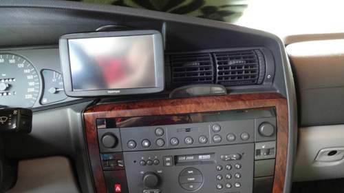 Omega B externes Navi montiert