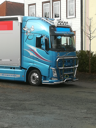 Acc-volvo-1
