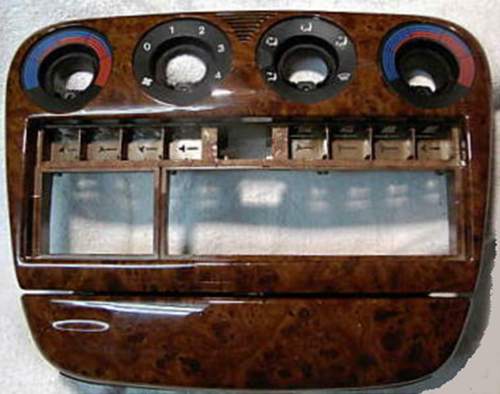 Ausnahme-verkleidung-aus-wurzelholz-omega-b-ohne-klimatronic