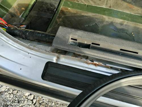 Rost unter Türdichtung