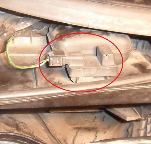 Pollenfilterrahmen-mit-luftguetesensor