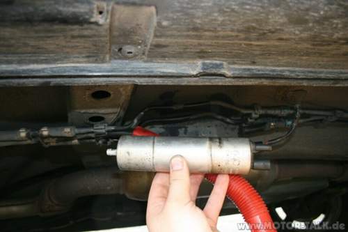 Y25dt-kraftstoff-mit-der-intankpumpe-hier-abpumpen