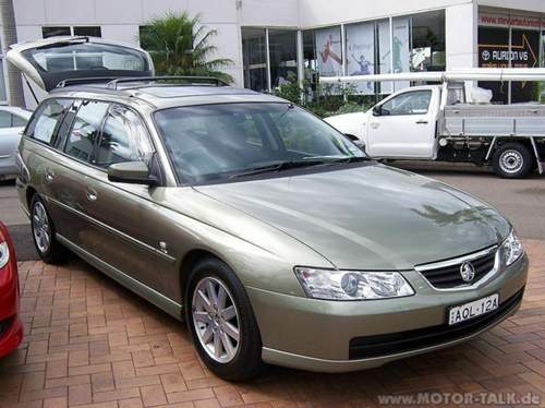 800px-holden-vy-berlina-01