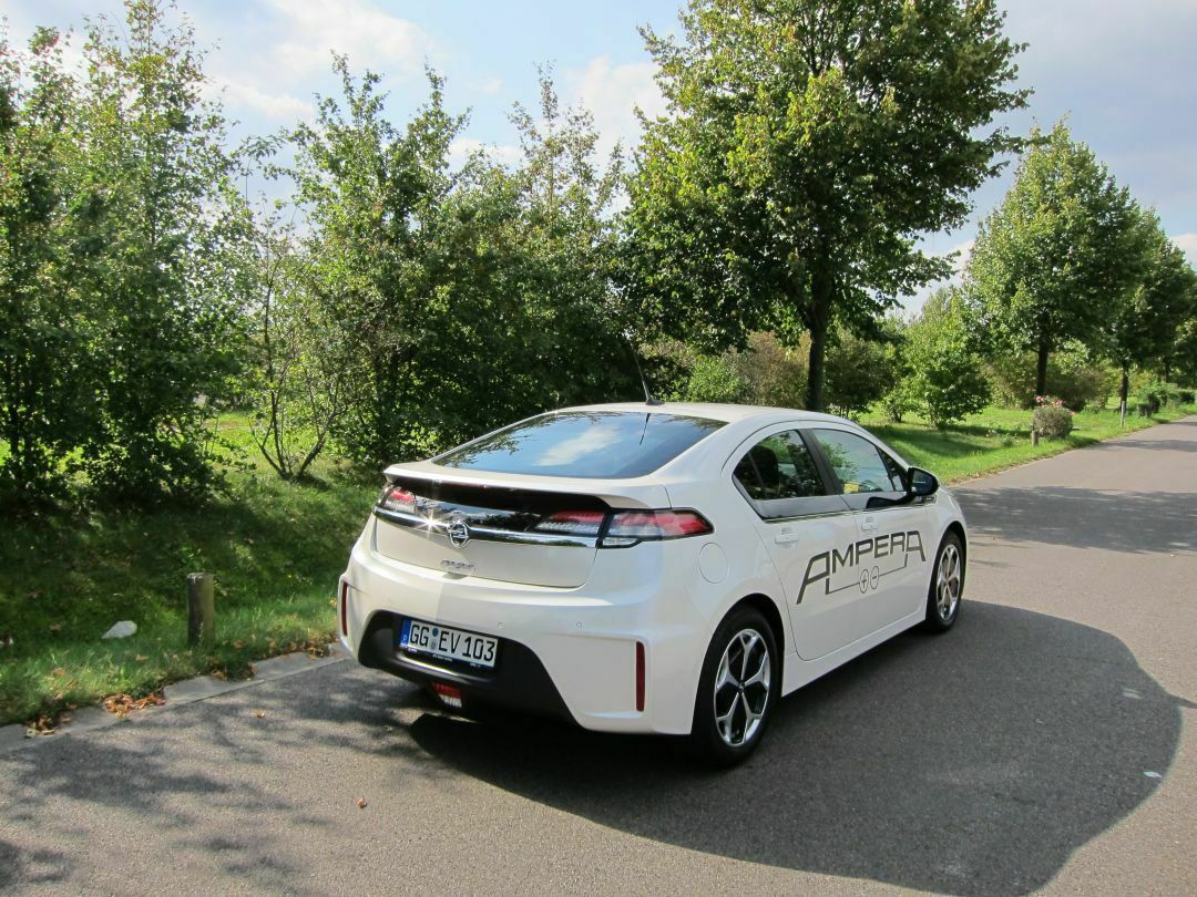 Ampera im Grünen