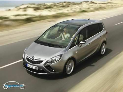 Opel-zafira-tourer-001