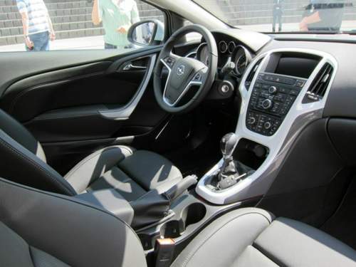 Opel Astra GTC Innenraum