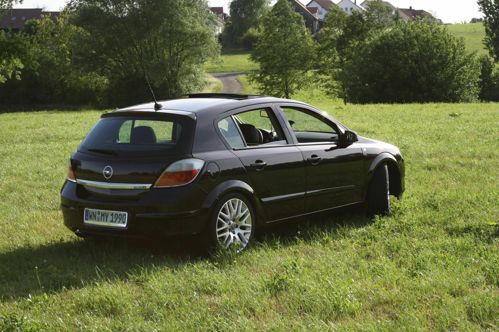 Opel Astra H 1.9 CDTI von TheApplerer