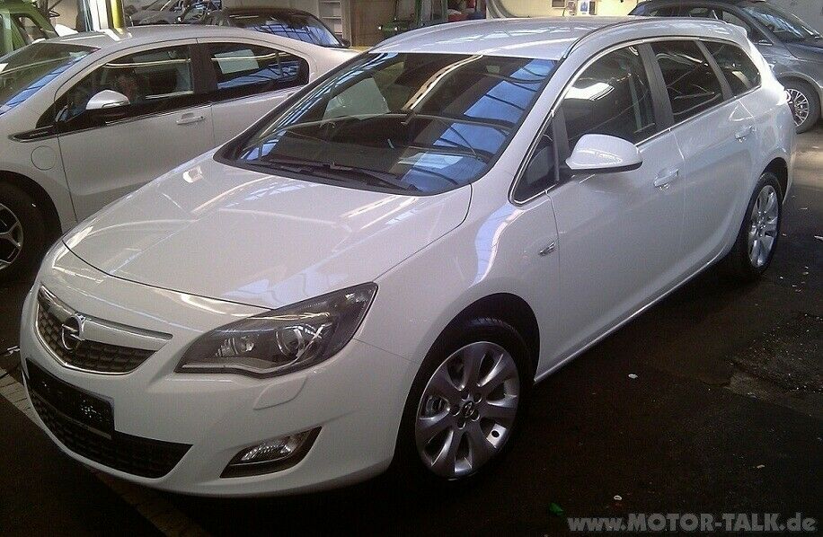 Opel Astra J 1.4T Sports Tourer Test