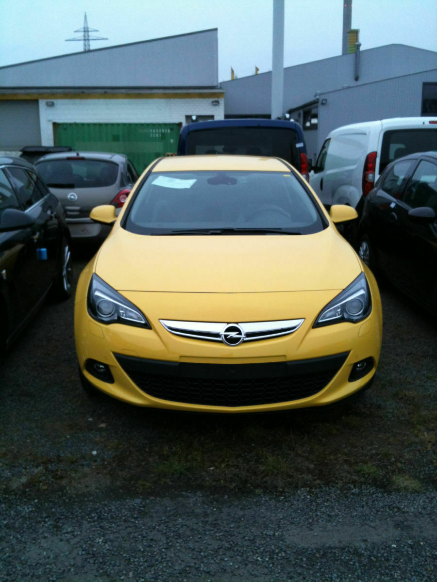 Opel Astra J 1.6T GTC Test