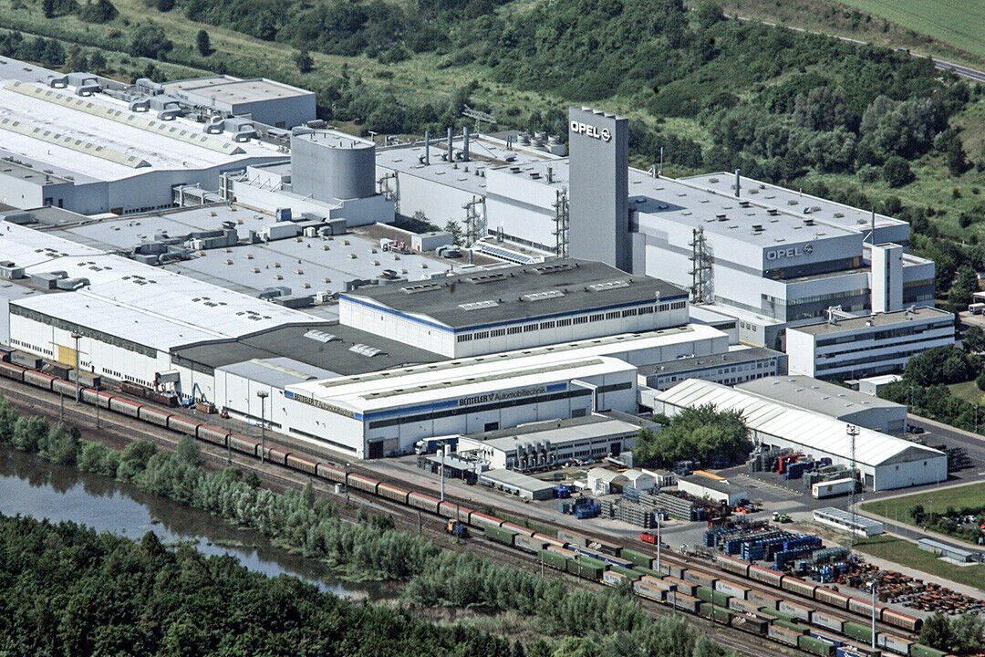 Im Opel-Werk Eisenach werden Opel Adam und Corsa produziert