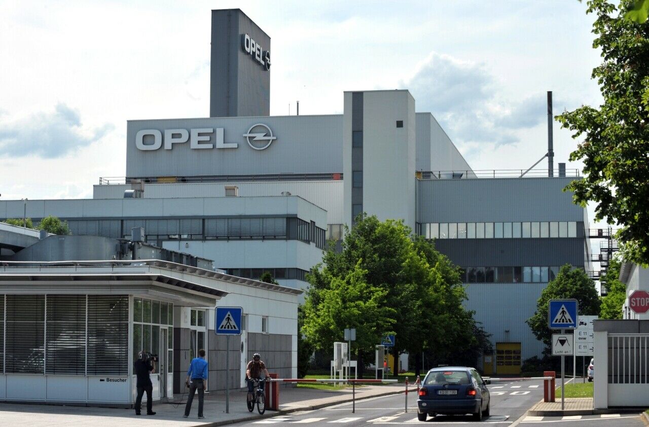 Im Dezember 2017 einigte sich der Konzern bereits mit Arbeitnehmervertretern auf Sanierungspläne und Sozialvereinbarungen für die deutschen Standorte Rüsselsheim, Kaiserslautern und Eisenach (Bild)