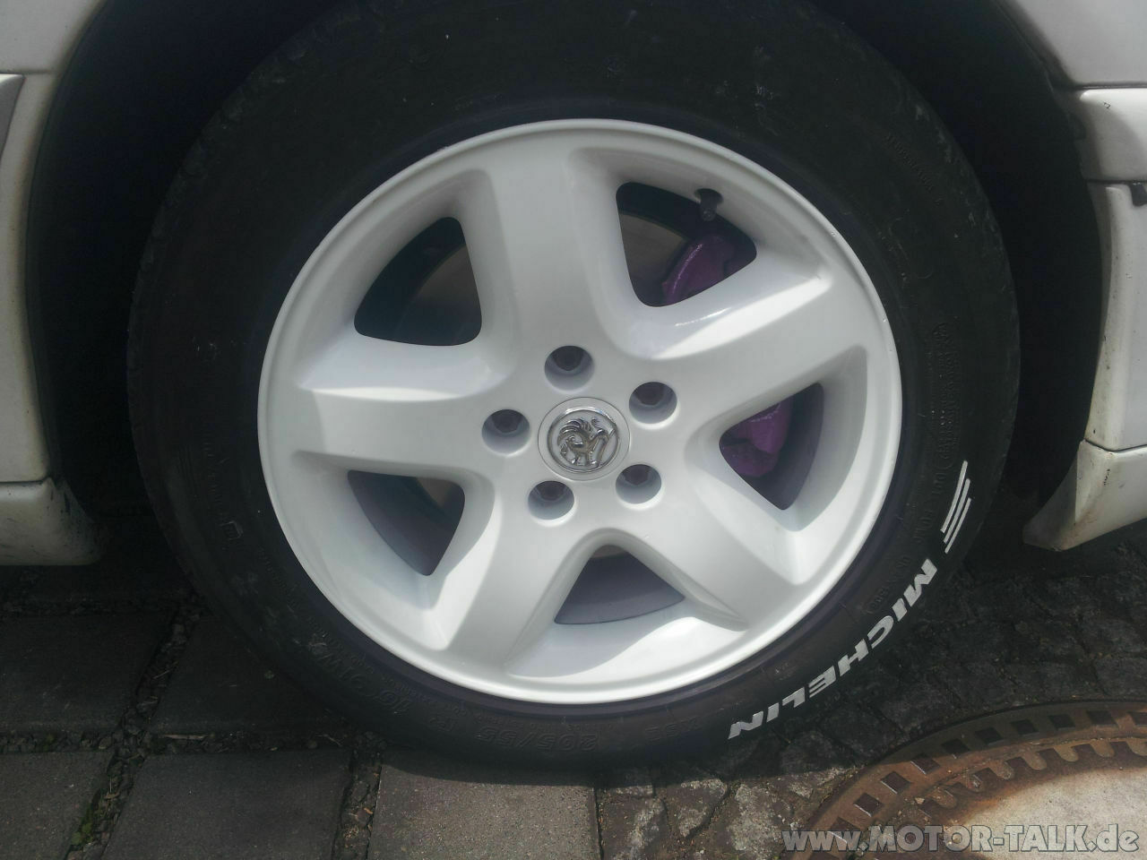 Opel Omega B 2.5 V6 von Panzerskulls