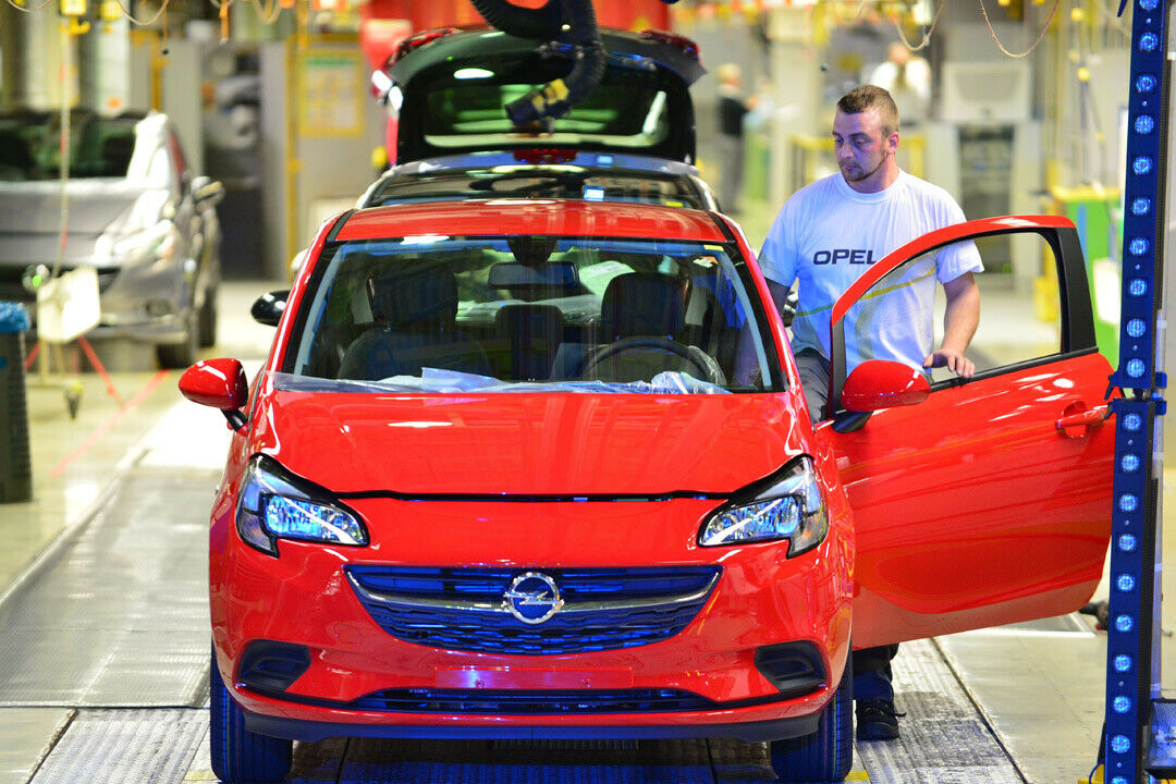 Im kommenden Jahr soll die dritte Schicht im Werk in Eisenach eingeführt werden. Opel-Chef Neumann kündigte an 400 neue Arbeitsplätze zu schaffen