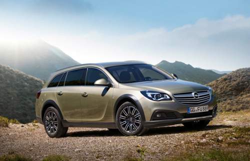 Mehr Bodenfreiheit und offene Radhäuser erhöhen den Verbrauch. Noch verrät Opel nicht, wie viel mehr der Country Tourer trinkt