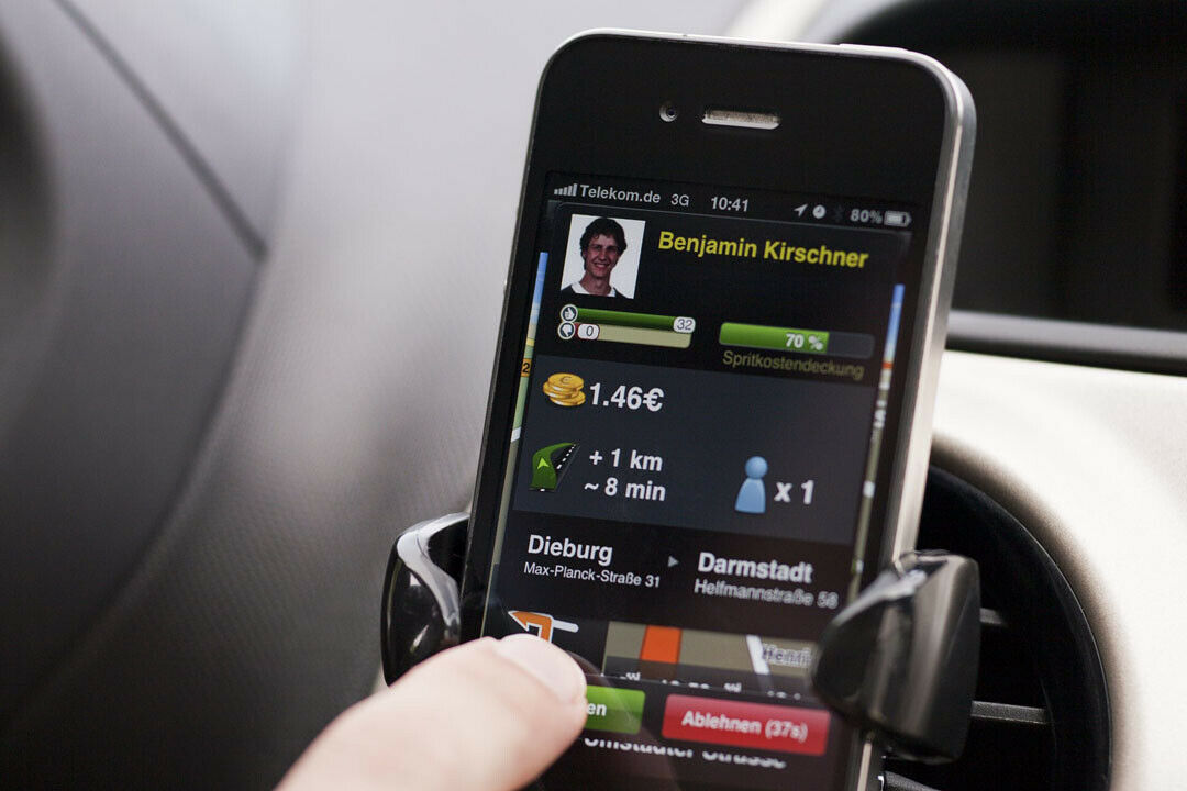Mit der App Flinc auf der Suche nach einem Mitfahrer